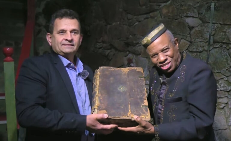 Bíblia histórica de 1519 pode esconder códigos e possíveis pistas sobre vida extraterrestre, aponta análise investigativa